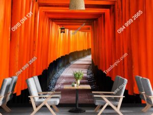 Tranh dán tường hành lang với nhiều cổng Tori bằng gỗ đỏ của đền Fushimi Inari ở Kyoto Nhật Bản 677438094